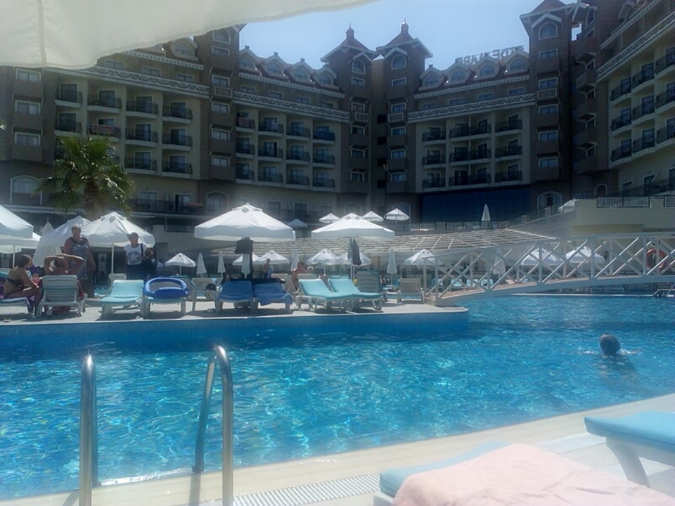 Pool Side Mare Resort & Spa