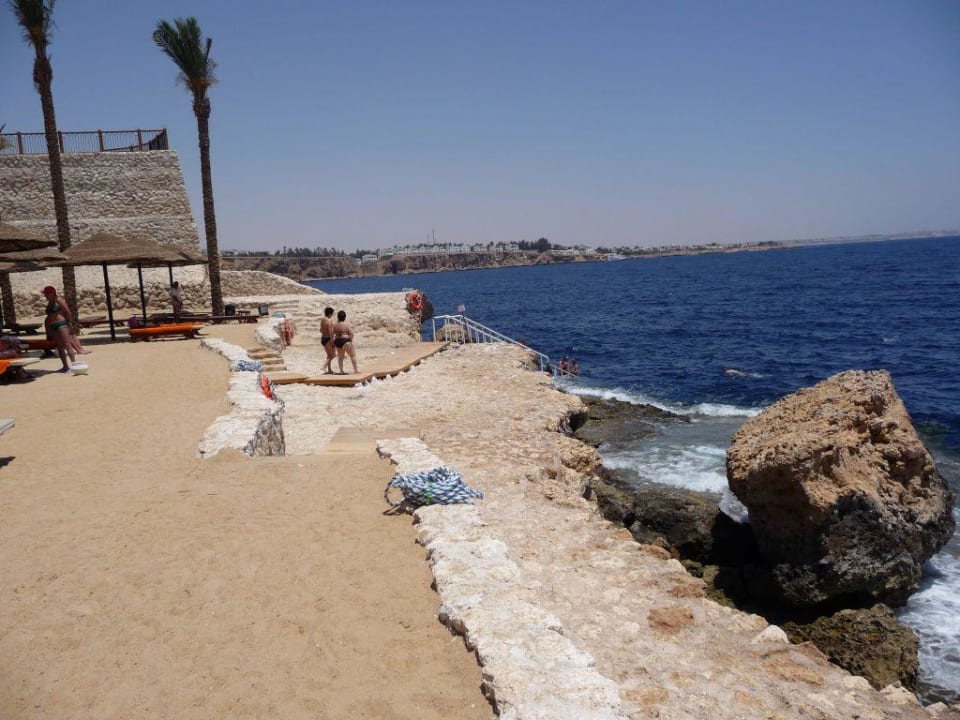 Strand / Linke Seite mit Treppen Einstieg The Grand Hotel Sharm El Sheikh