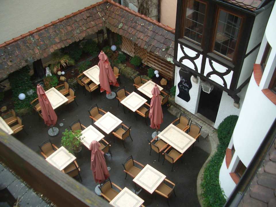 Ins "Höfele" - Essensaußenbereich Flair Hotel Vier Jahreszeiten