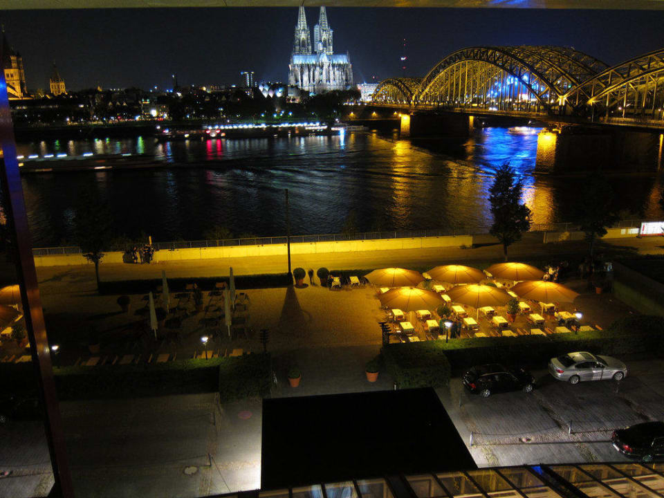 Rheinblickzimmer King Nr. 430 Hyatt Regency Köln