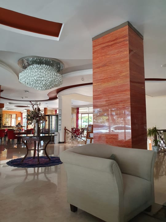 Lobby Hotel Grand Okan