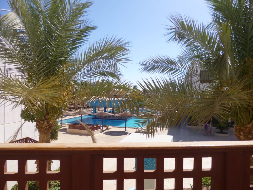 Вид на второй бассейн  Blend Club Aqua Resort