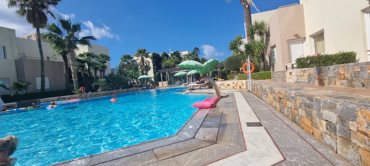 Pool Hotel Meropi