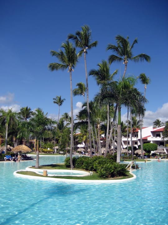 Eine der Poolanlagen Occidental Punta Cana