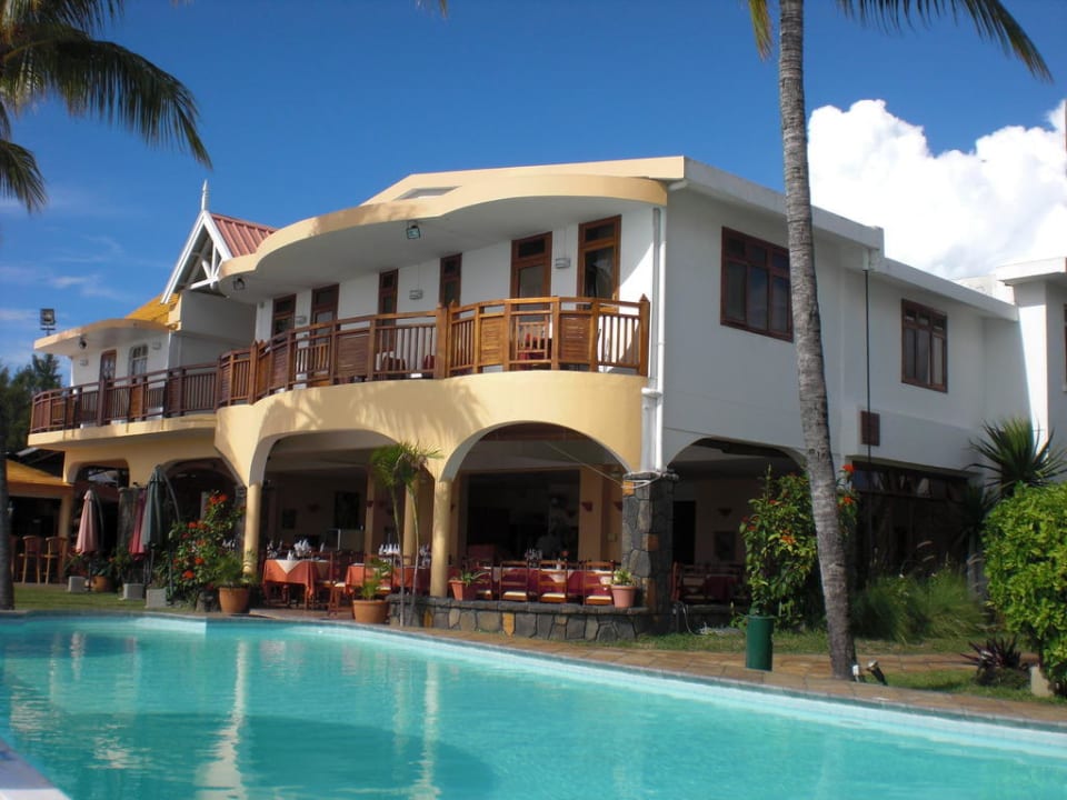 Pool und Restaurant Gold Beach Resort