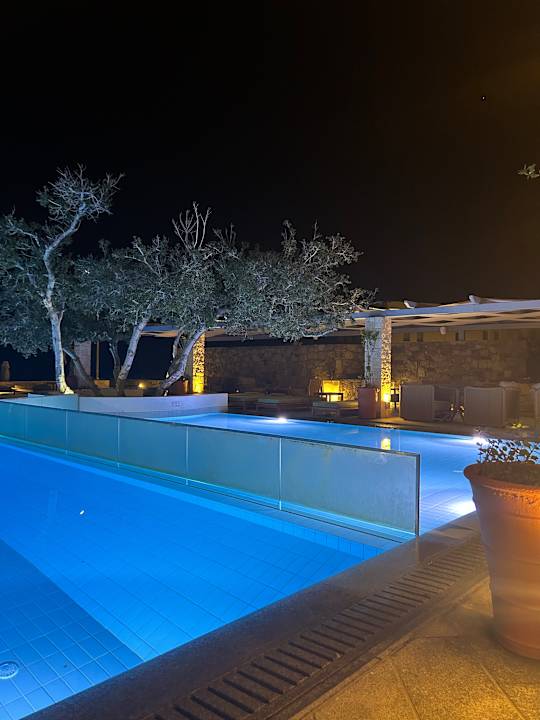 Pool Hotel Kakkos Bay