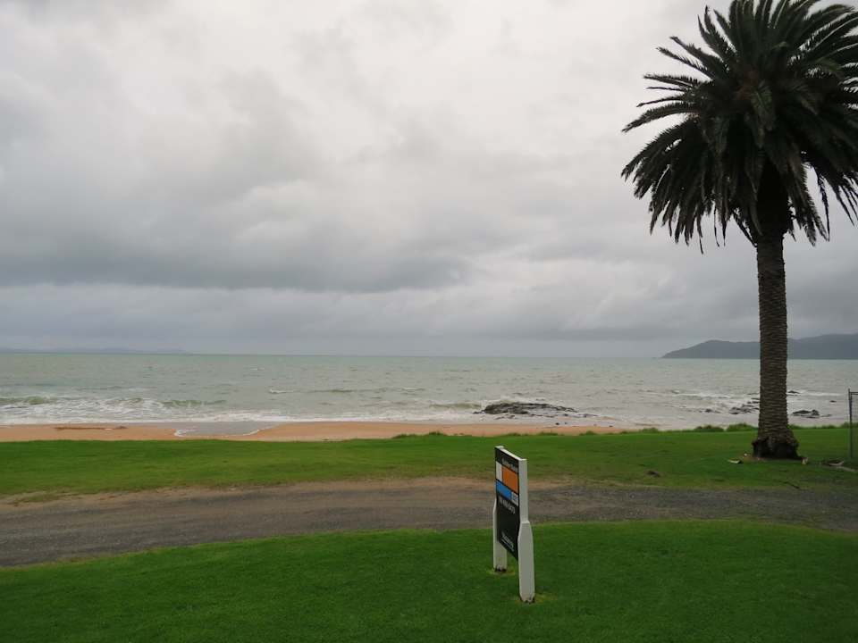 Ausblick Apartments Golden Sand Beachfront
