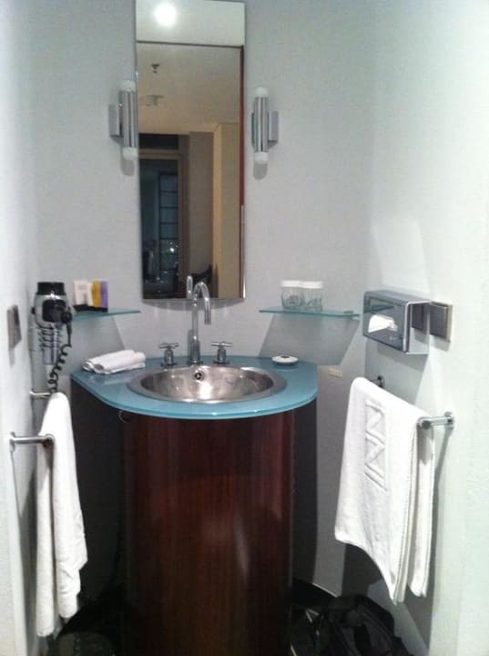 Bad / Waschbecken INNSIDE by Meliá Frankfurt Eurotheum