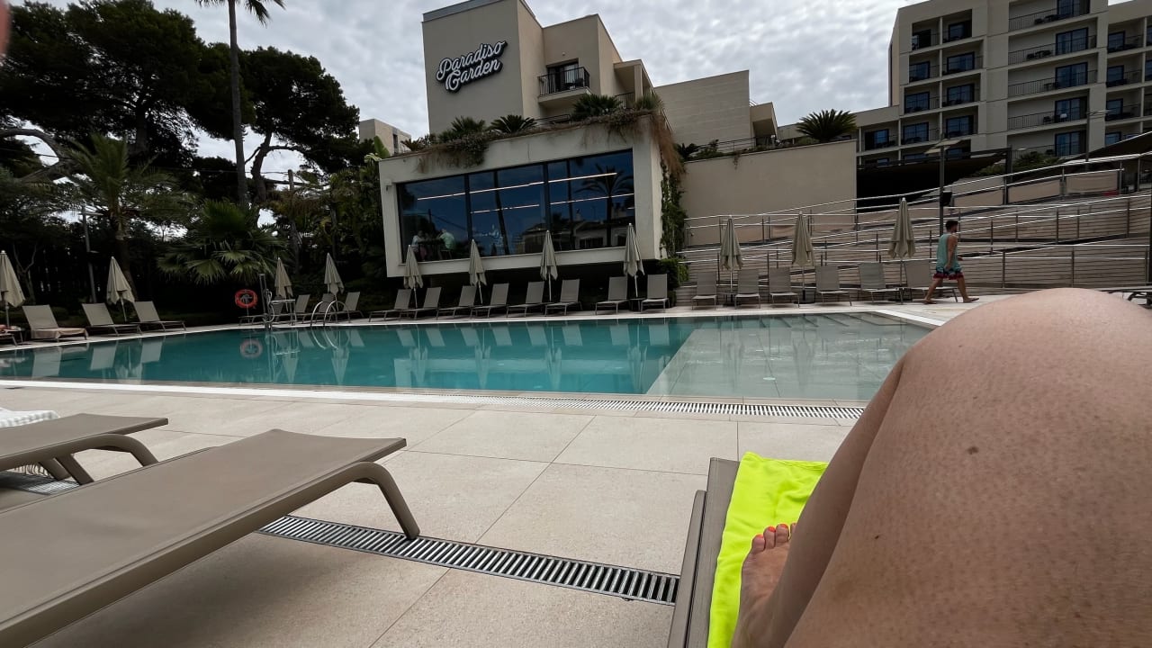 Pool Paradiso Garden