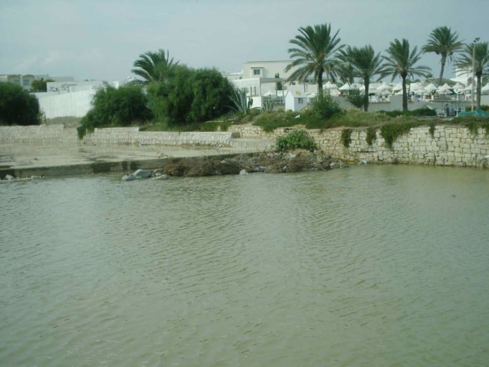 Abwasserkanal Hotel Royal Nozha