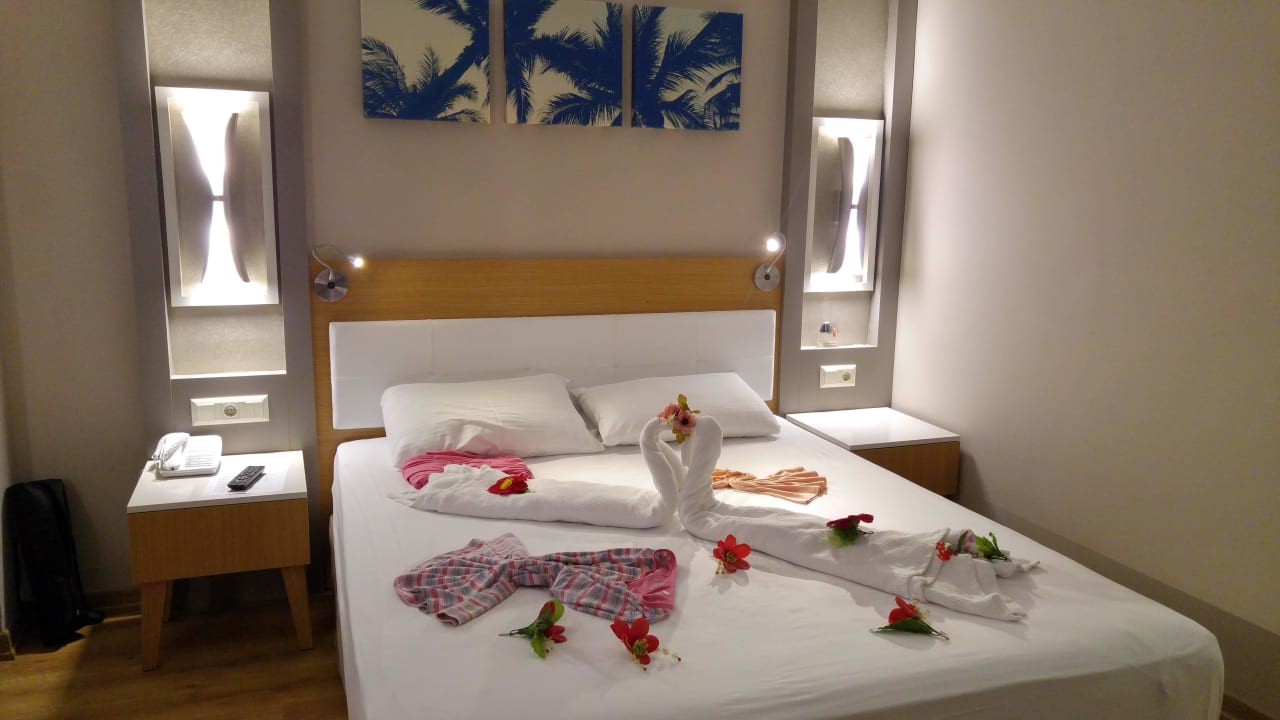 Kreativer Zimmerservice Palm World Side Resort & Spa