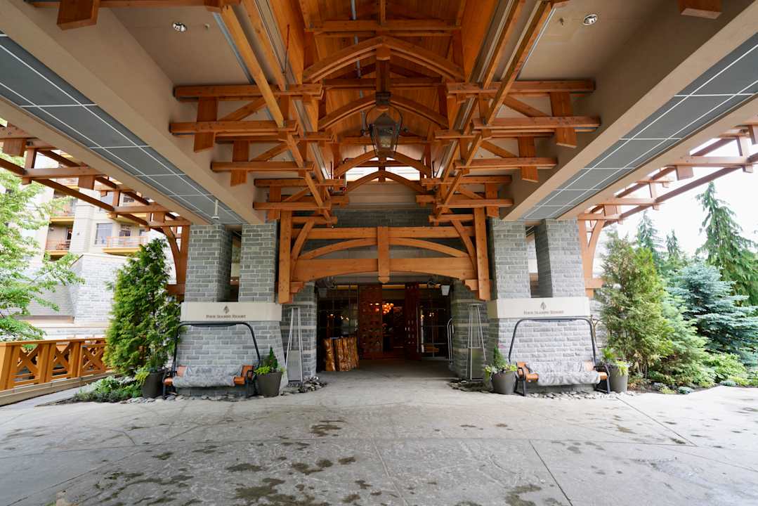 Außenansicht Four Seasons Resort Whistler - Private Residences