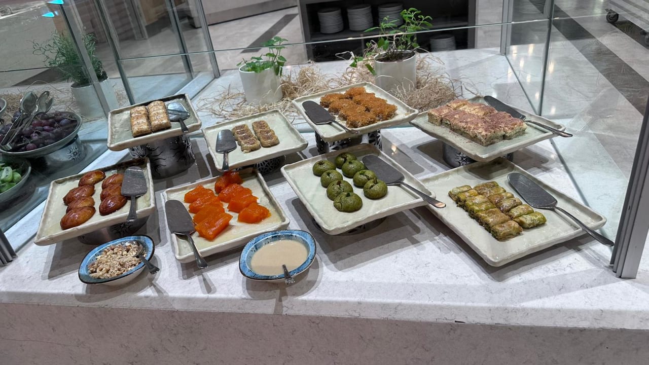 Gastro Acanthus Cennet Barut Collection