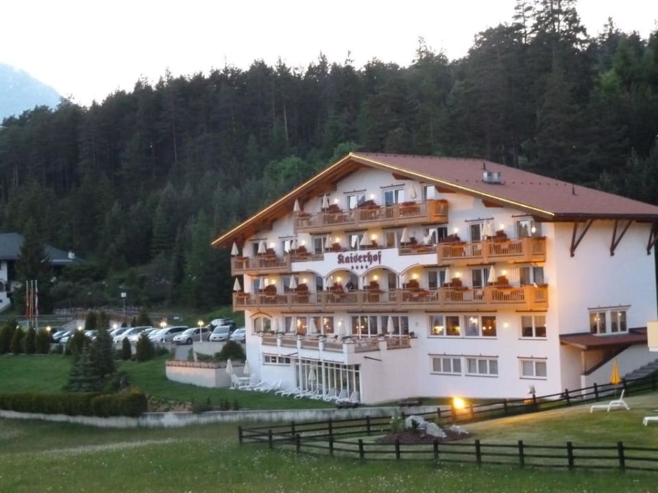 Vitalhotel Kaiserhof am Abend Vitalhotel Kaiserhof