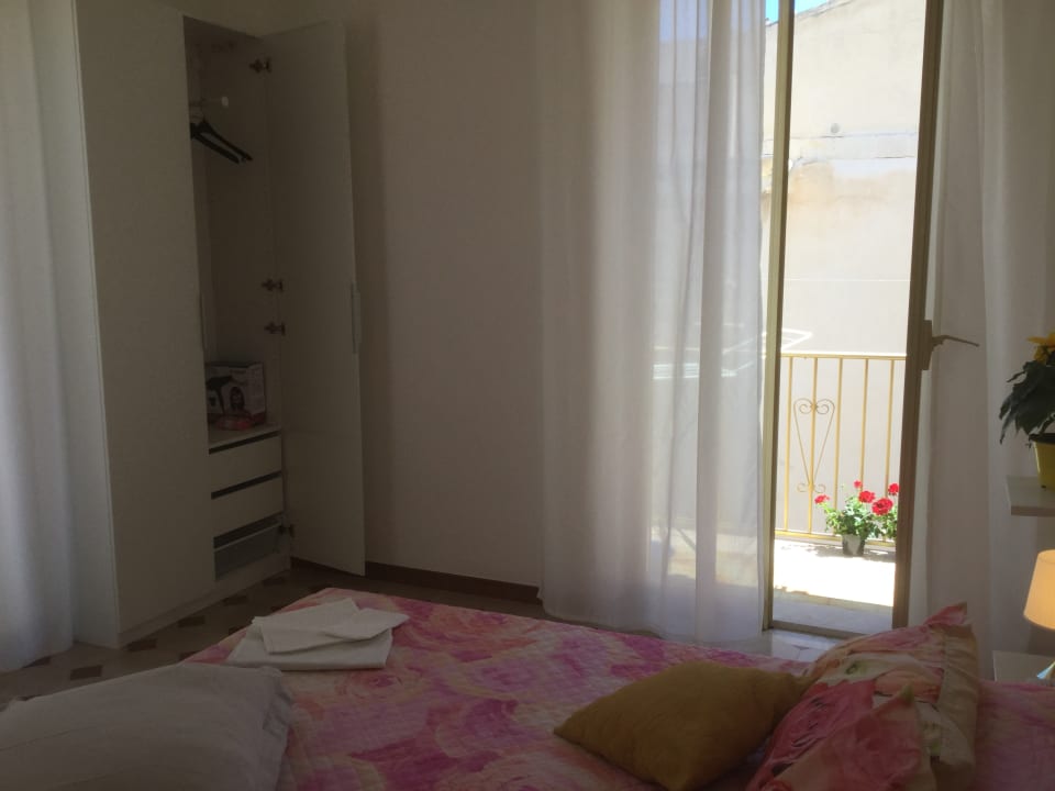 Zimmer Avola Flats First Floor