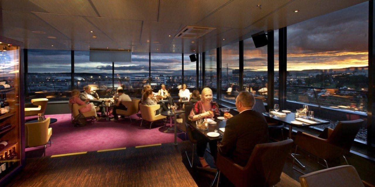 Top Floor Restaurant Quality Hotel 33