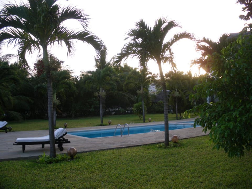Pool Hotel Karibuni Rafiki Beach Resort