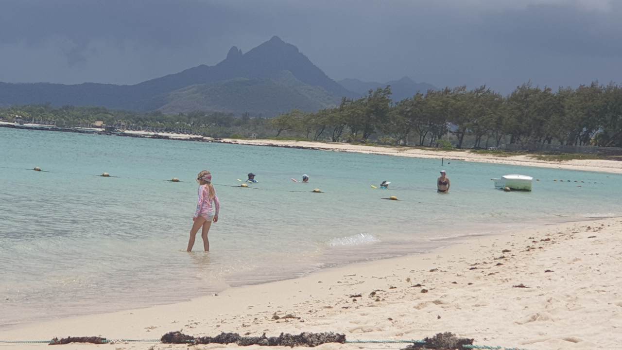 Strand Friday Attitude