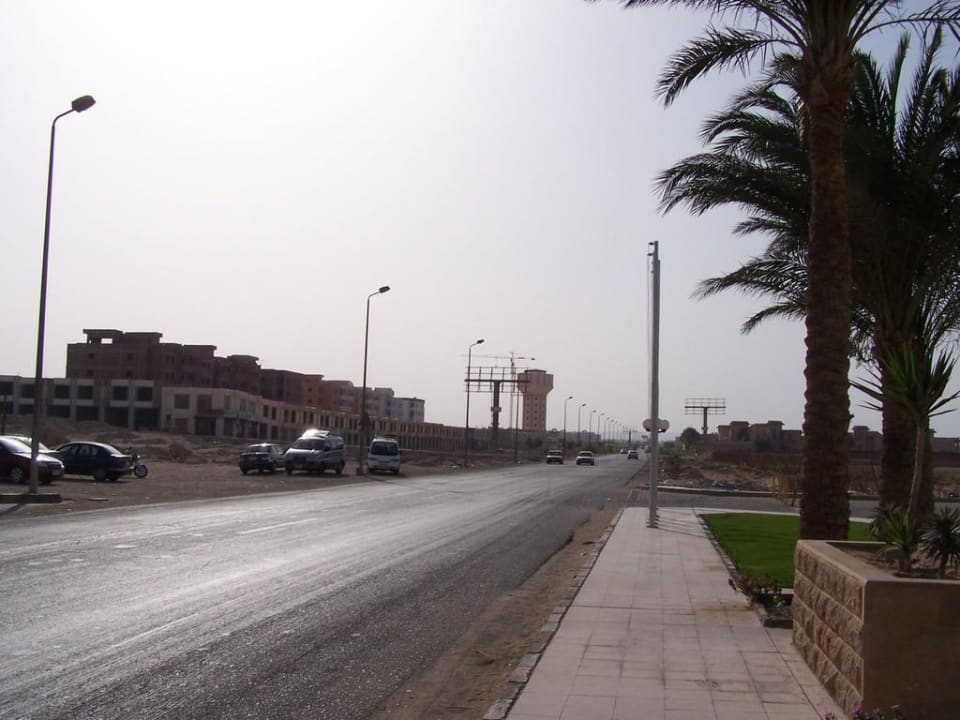 Výhled kolem hotelu Palm Beach Resort