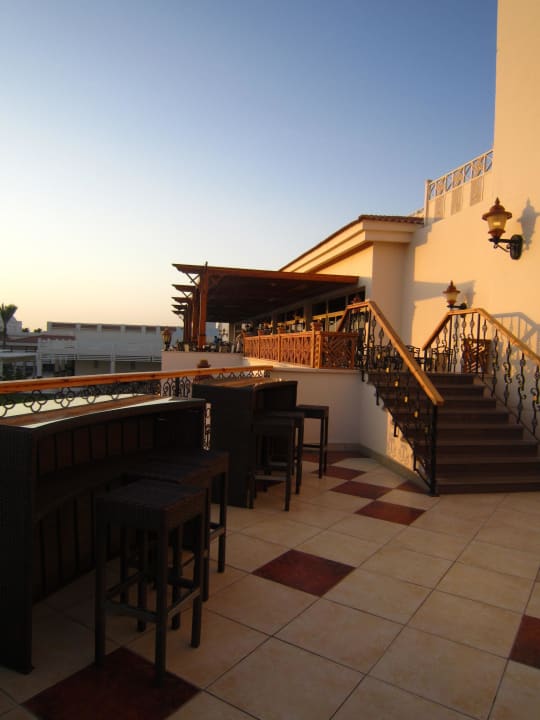 Außenansicht des Hauptrestaurants Pickalbatros Dana Beach Resort - Hurghada