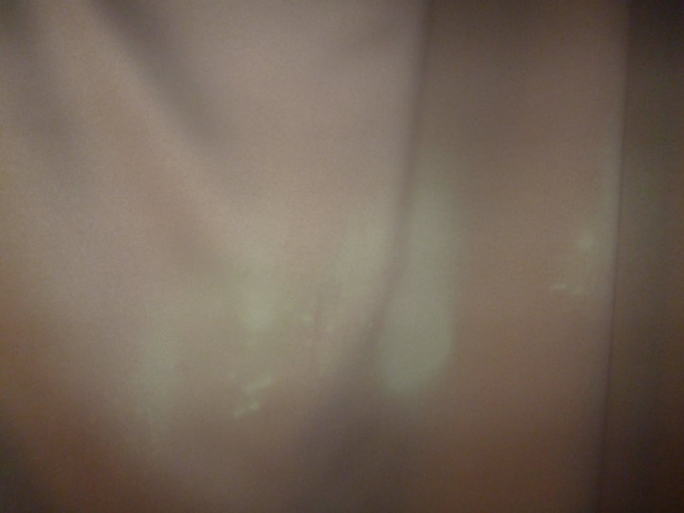 Dirty curtains Hotel San Gil