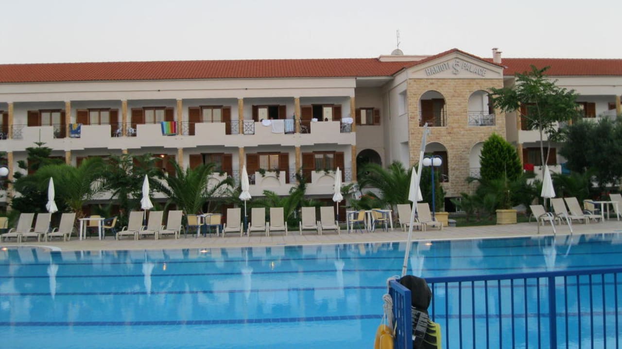 Бассейн Hotel Hanioti Palace/Chanioti Palace