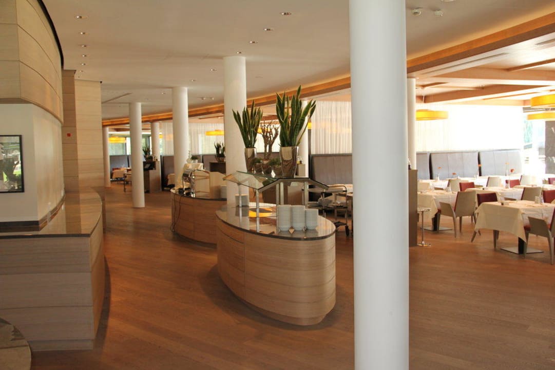 Blick ins Restaurant A-ROSA Ifen Hotel Kleinwalsertal