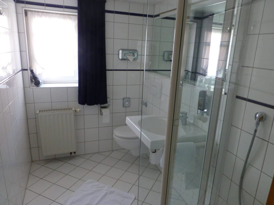 Bad / Zimmer 31 Hotel Garni Am Zehntstadl