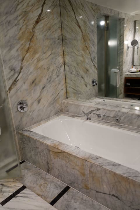 Pokój Hotel InterContinental Marine Drive