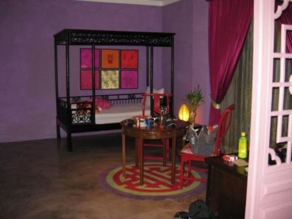 Couch der Suite Shanghai Mansion Bangkok