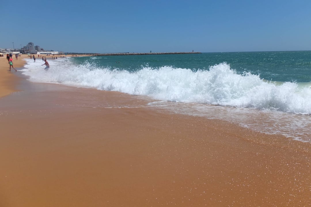 Am Wasser mit welligen Meer Hotel Dom Pedro Vilamoura