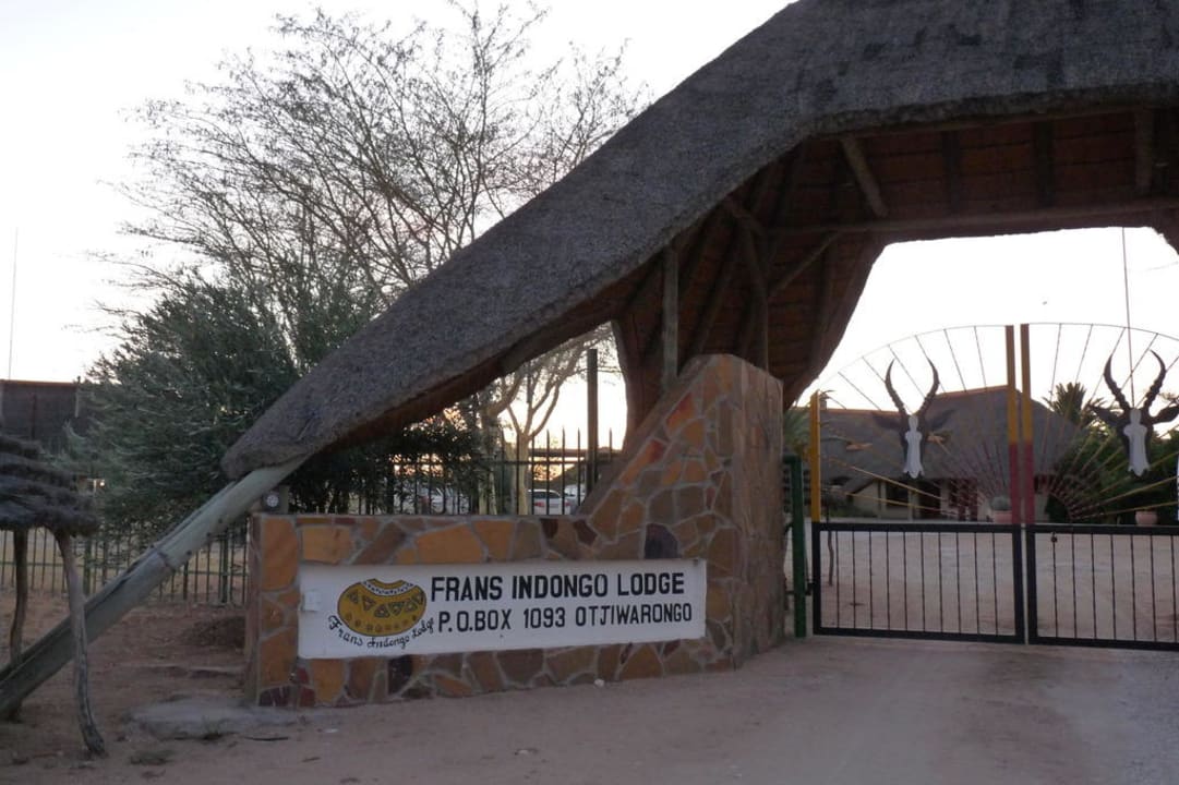 Einfahrt Hotel Frans Indongo Lodge