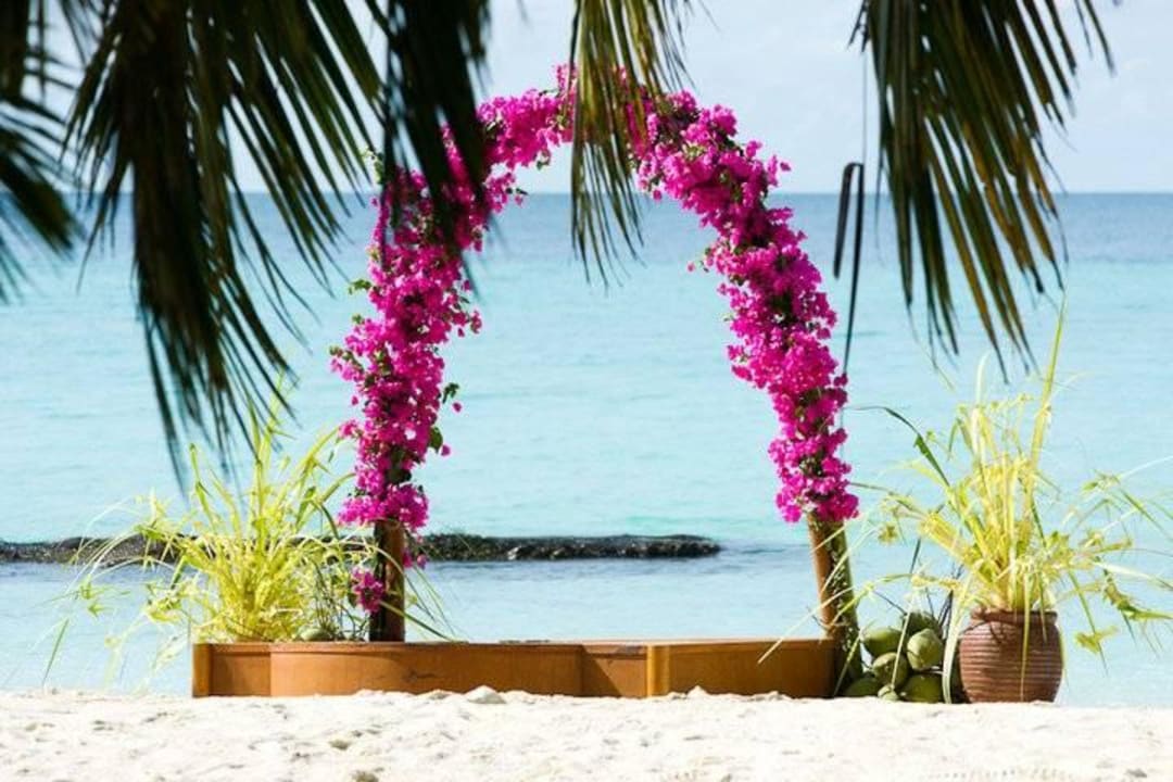 Someone is getting married Kuramathi Maldives