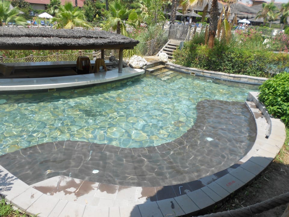 Poolbar Club Grand Side