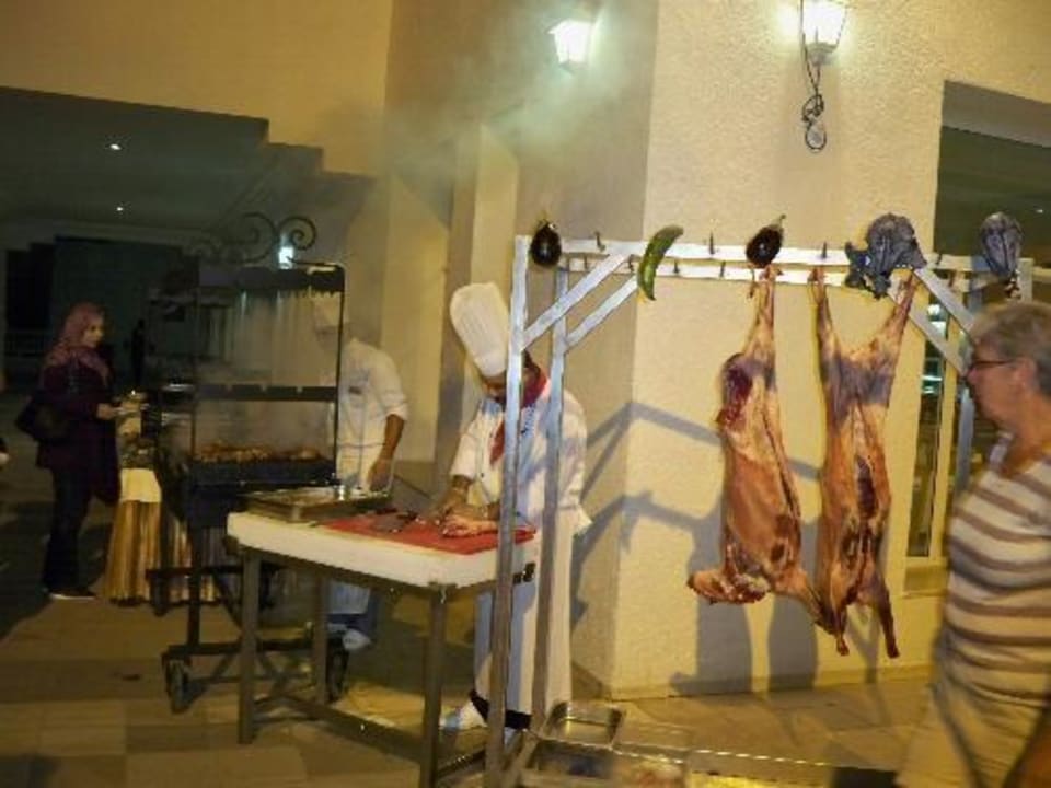 Frisch geschlachtet - Grillabend Hotel El Mouradi Djerba Menzel