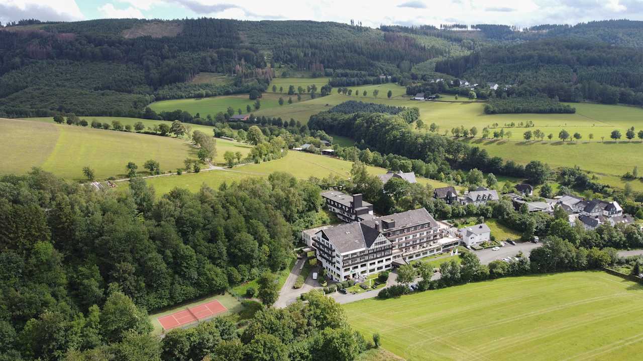 Außenansicht Sauerland Alpin Hotel
