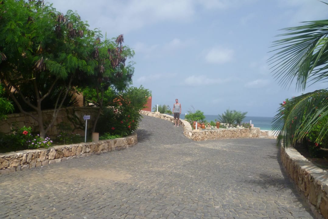Weg zu den Zimmer / Strand Occidental Boa Vista Beach