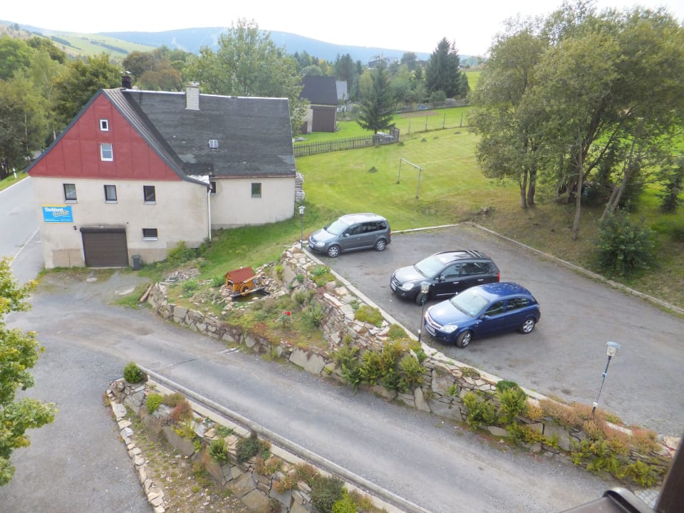Blick auf den Hotelparkplatz Hotel Am Roten Hammer