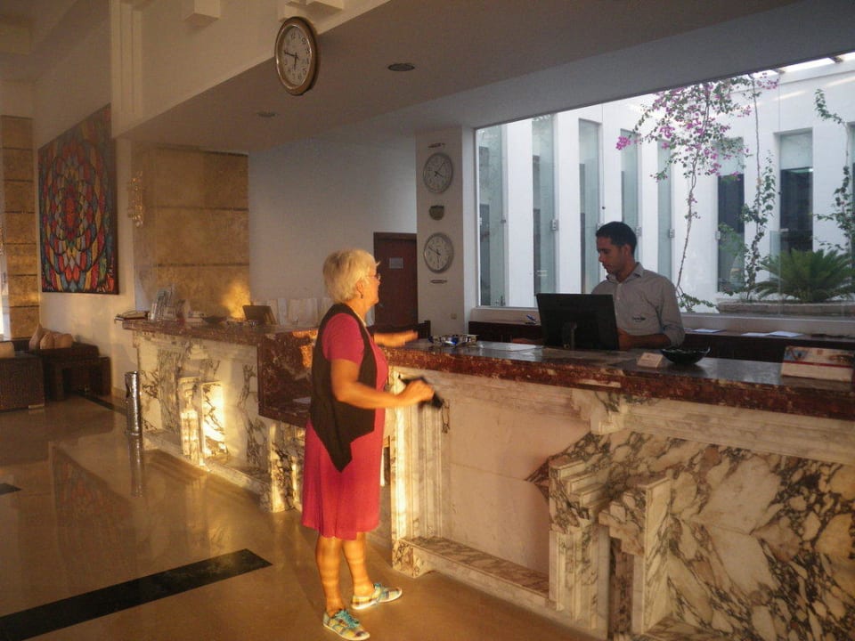 Reception clerc Hotel Gorgonia Beach Resort