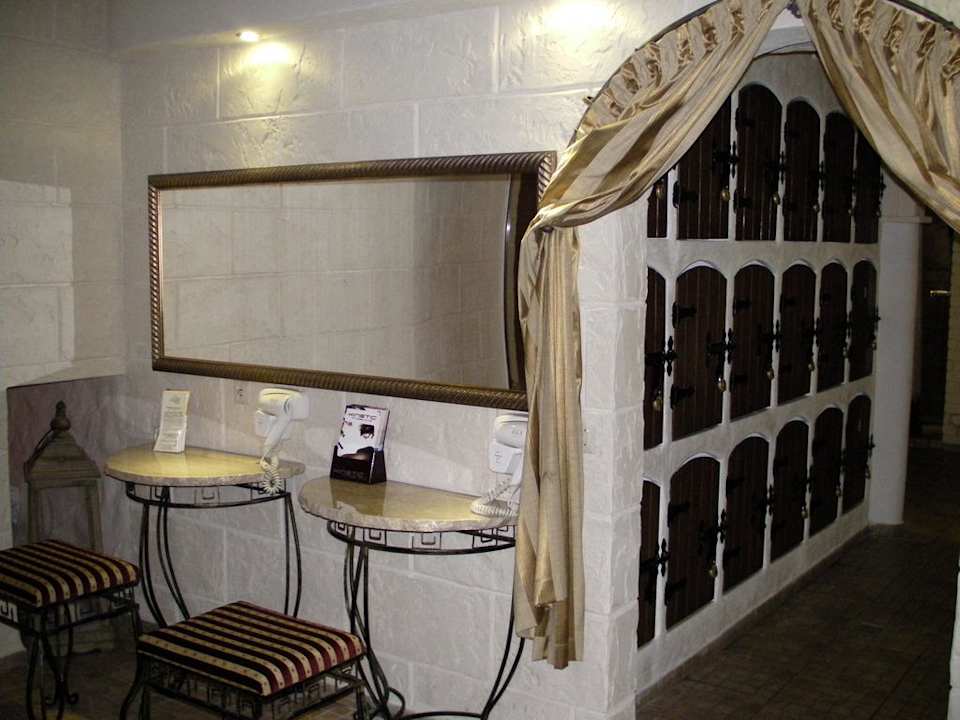 Wejście / wyjście na basen Hotel Azzun Orient SPA & Wellness