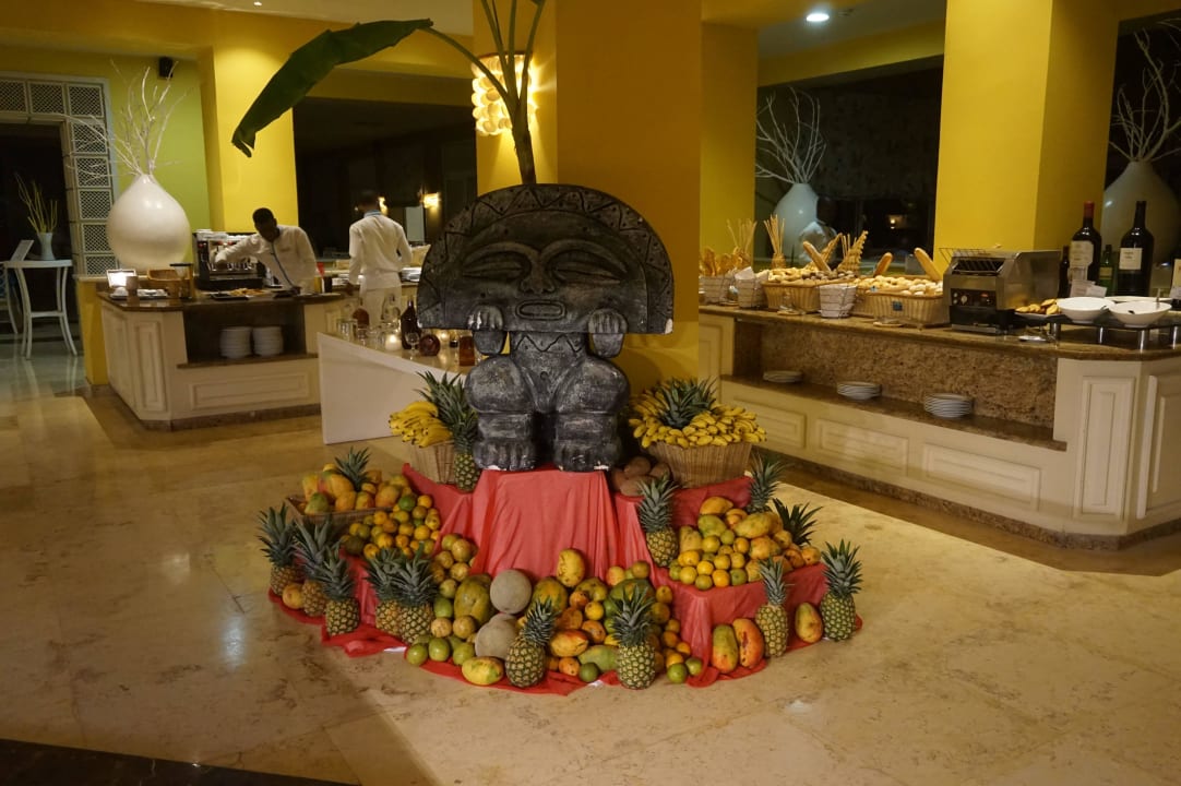 Dominikanischer Abend im Restaurant Dreams Royal Beach Punta Cana