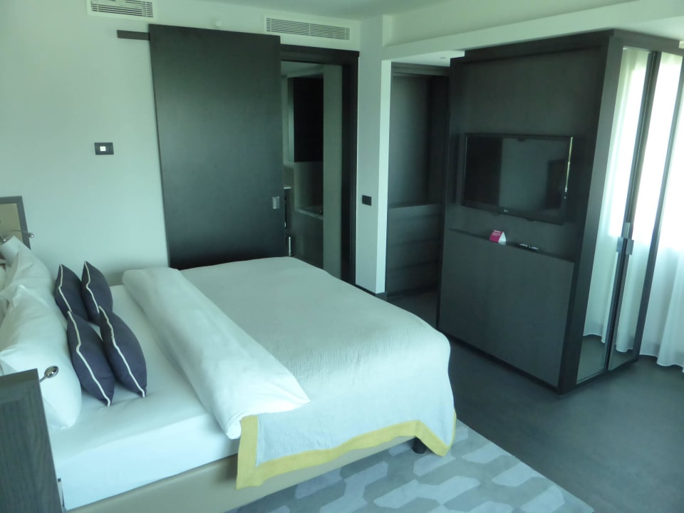 Schlafzimmer Hotel Crowne Plaza Belgrade