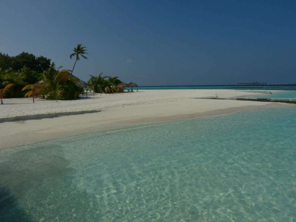 Blick auf Lonubo vom Jetty aus Outrigger Maldives Maafushivaru Resort