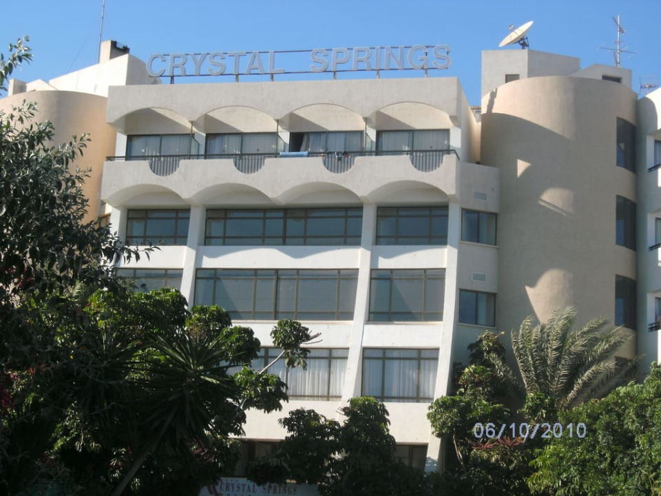 Aussenansicht des Eingangs Crystal Springs Beach Hotel