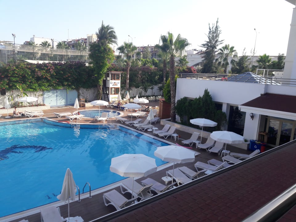 Pool Side Aquamarin Resort & Spa