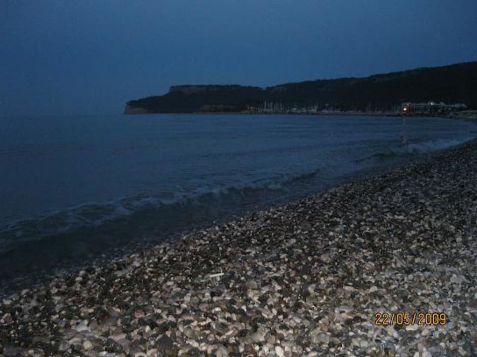 Strand Blick nach rechts (Kemer-Stadt) Crystal De Luxe