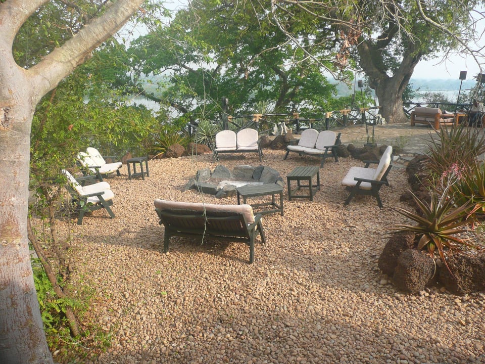 Sitzecke am Lagerfeuer Nile Safari Lodge