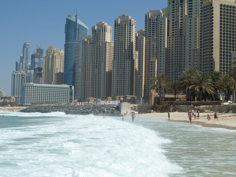 Blick vom Hotelstrand Sheraton Jumeirah Beach Resort