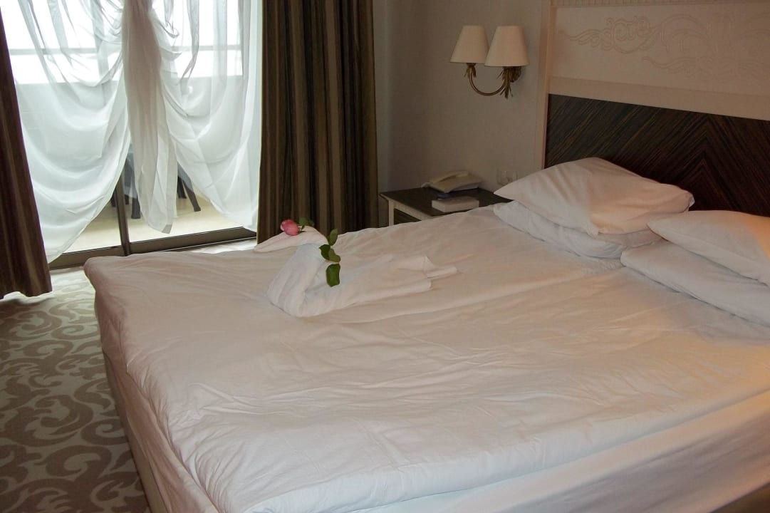 Nette Deko... leider nur 1mal in 2 Wochen Aydinbey Kings Palace & Spa