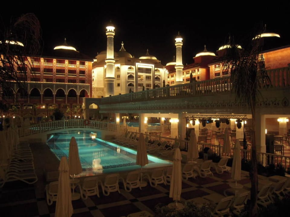 Hotel mit Nachtbeleuchtung Royal Taj Mahal Hotel